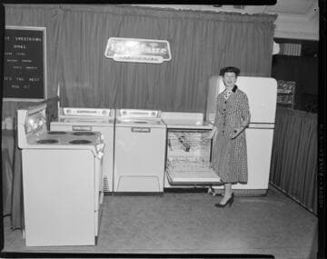 Frigidaire display